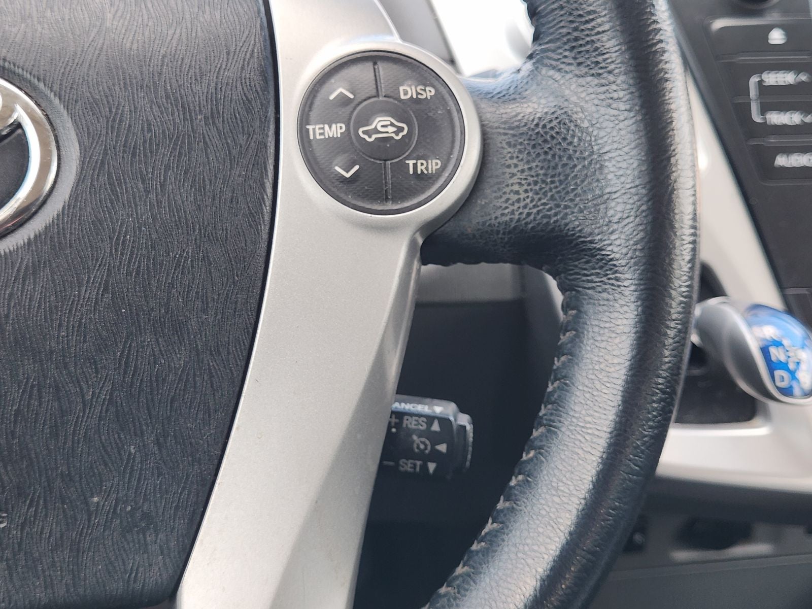 2014 Toyota Prius v Five