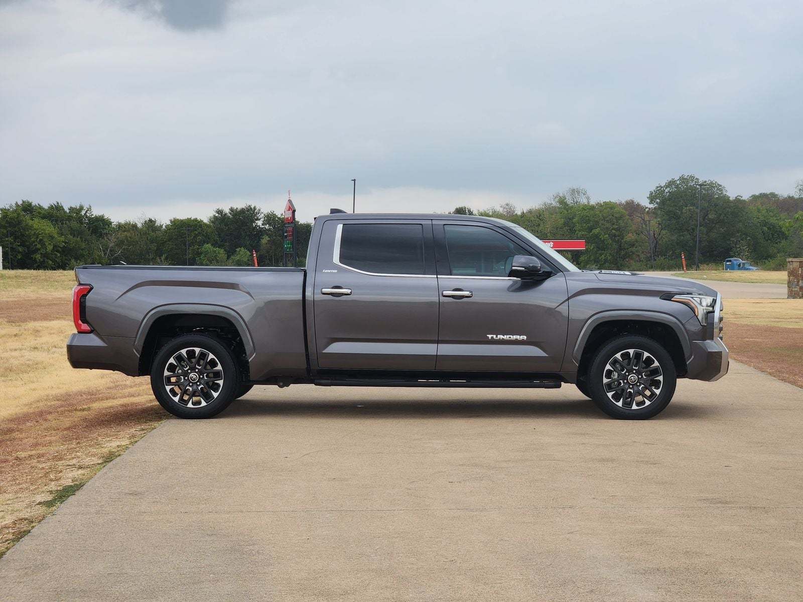 2022 Toyota Tundra Hybrid Limited