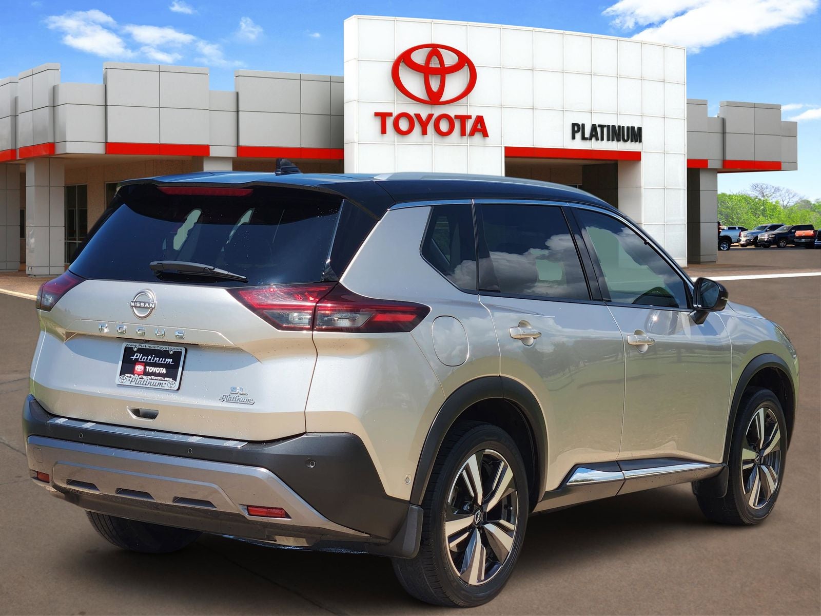 2022 Nissan Rogue SL