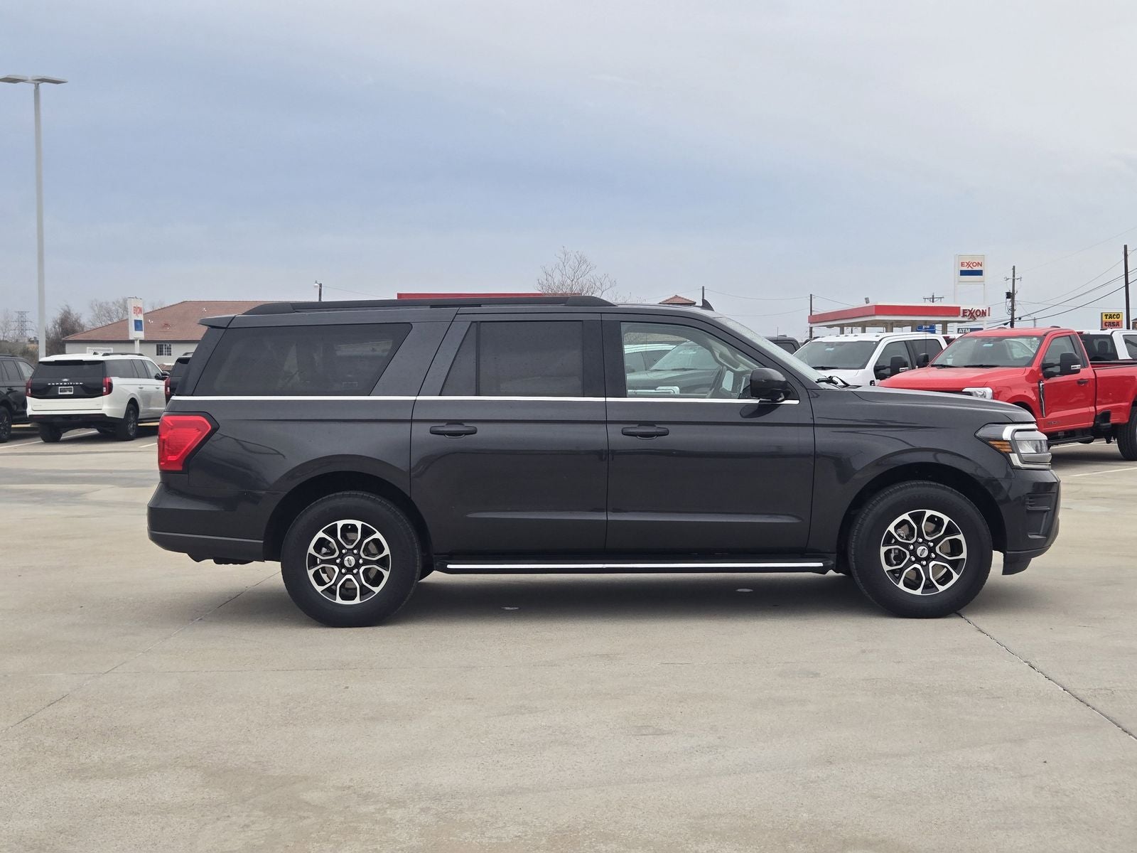 2023 Ford Expedition Max XLT