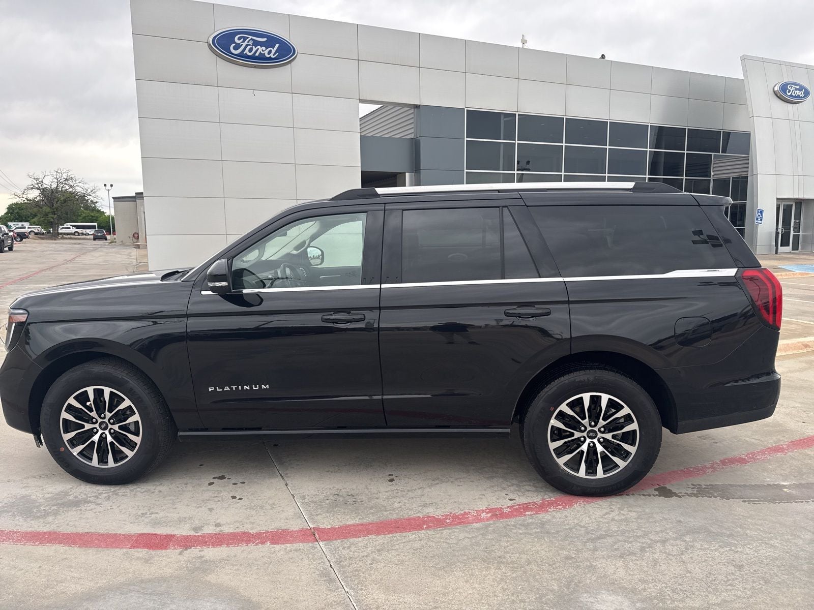 2025 Ford Expedition Platinum