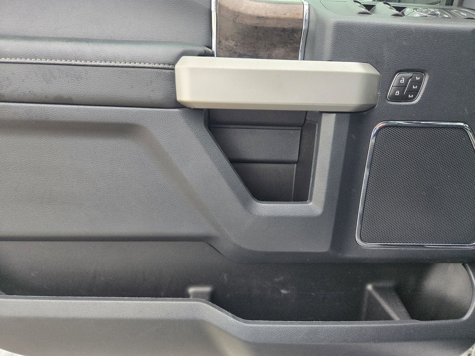 2022 Ford F-350SD Lariat