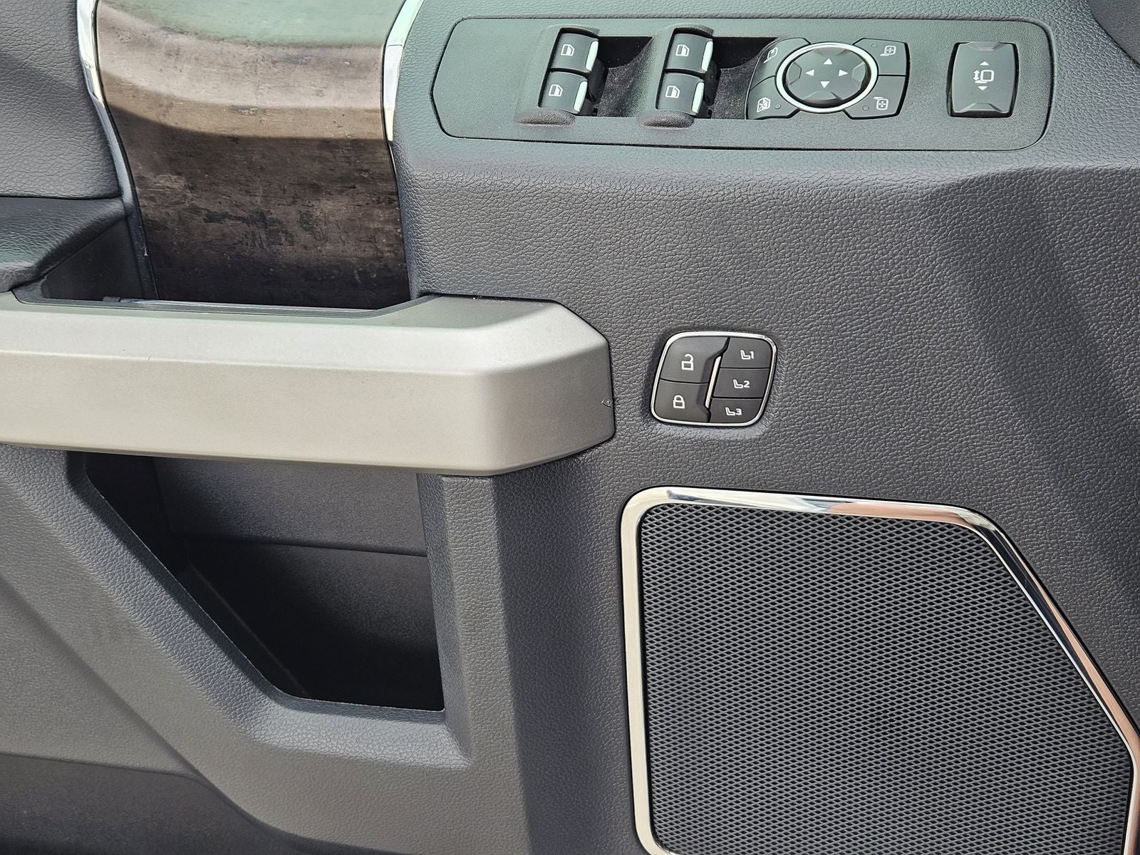 2022 Ford F-350SD Lariat