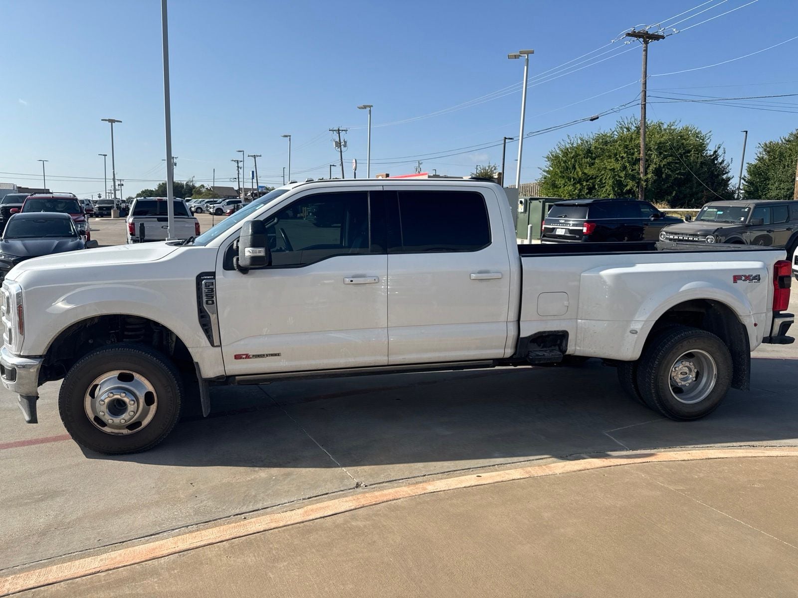2025 Ford F-350SD Lariat DRW