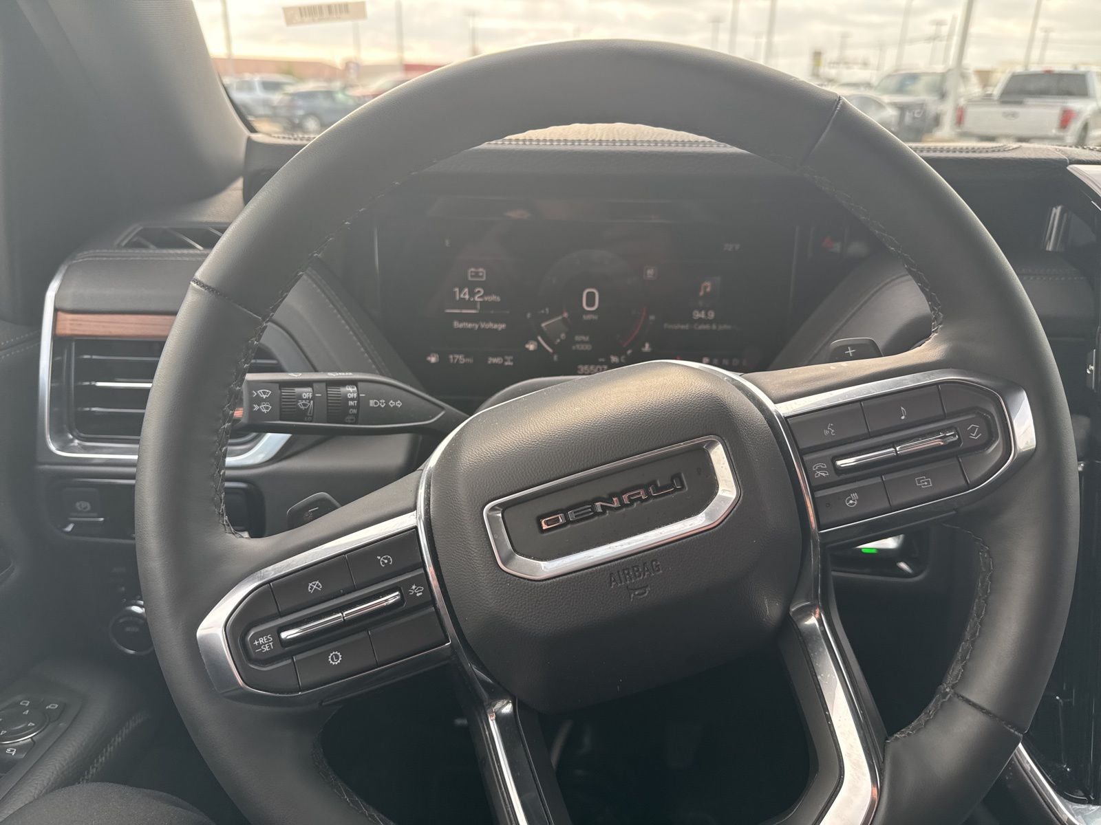 2025 GMC Yukon Denali