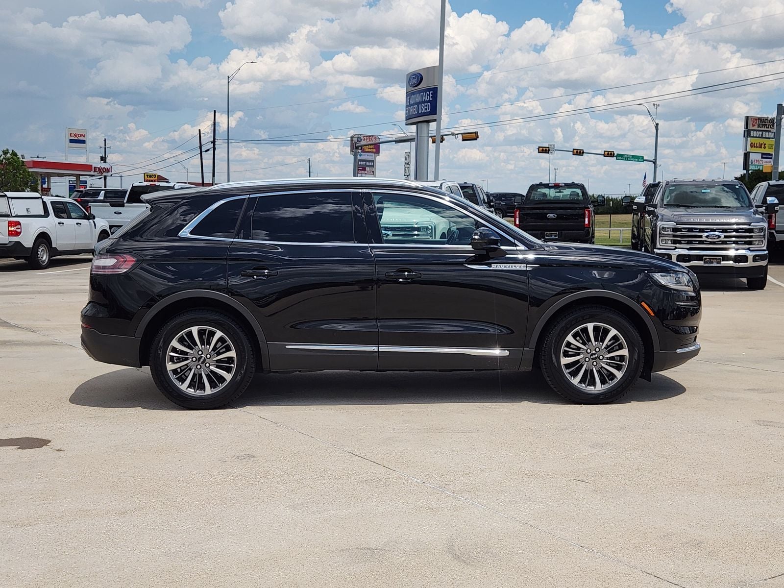 2023 Lincoln Nautilus Standard