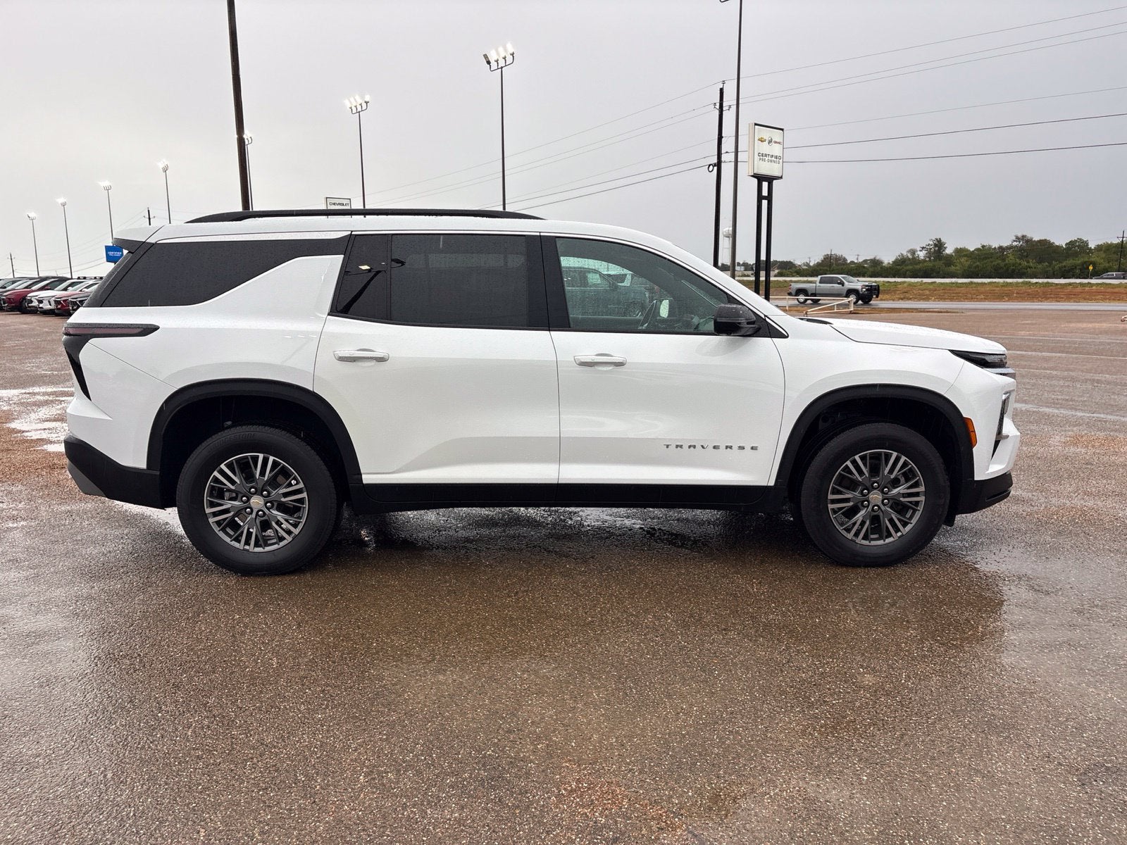 2024 Chevrolet Traverse LT