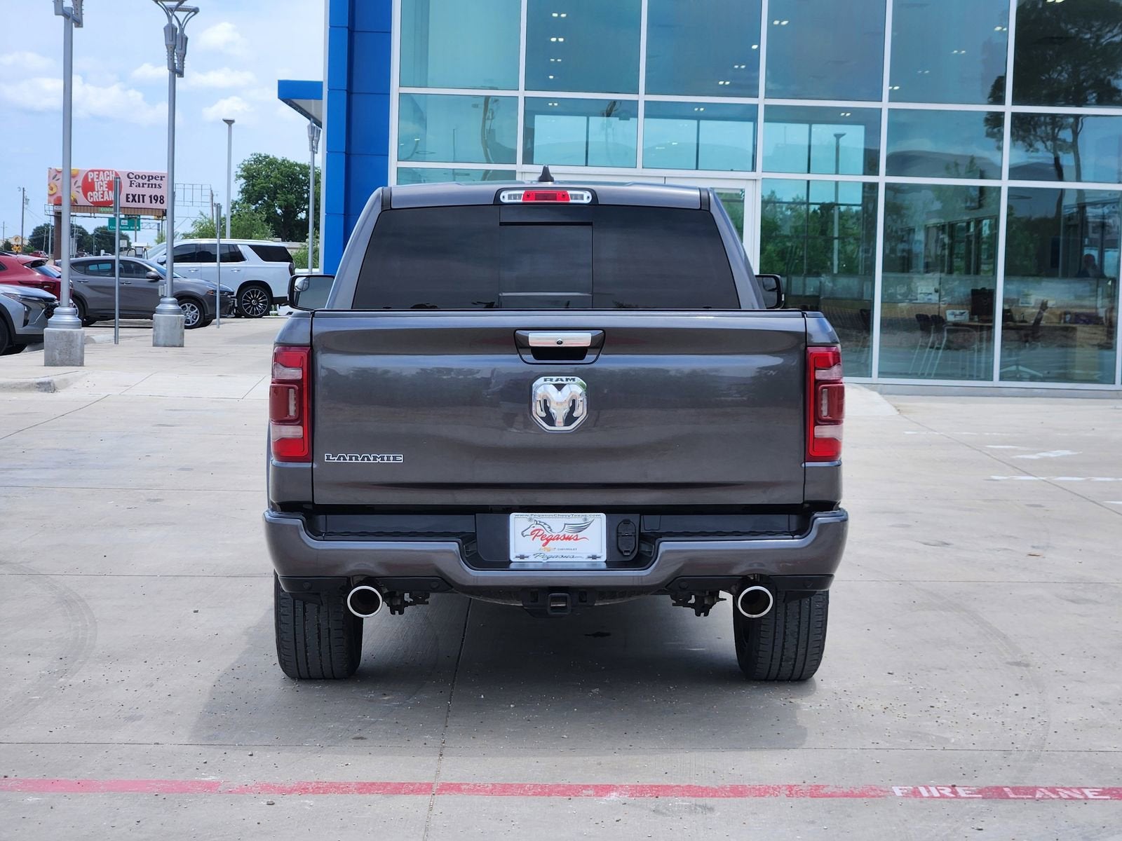 2021 RAM 1500 Laramie Crew Cab 4x2 5'7" Box