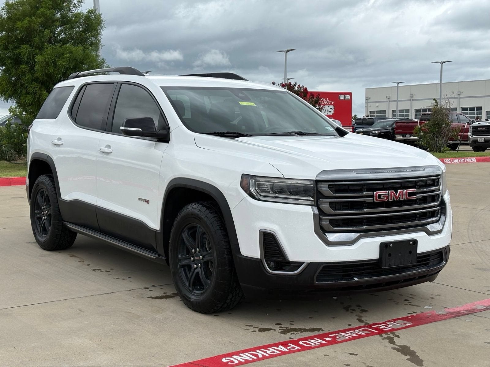 2023 GMC Acadia AT4