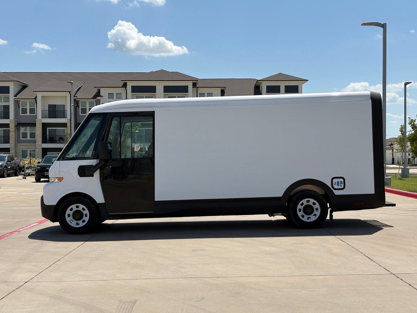 2024 BrightDrop Zevo 600 EJY