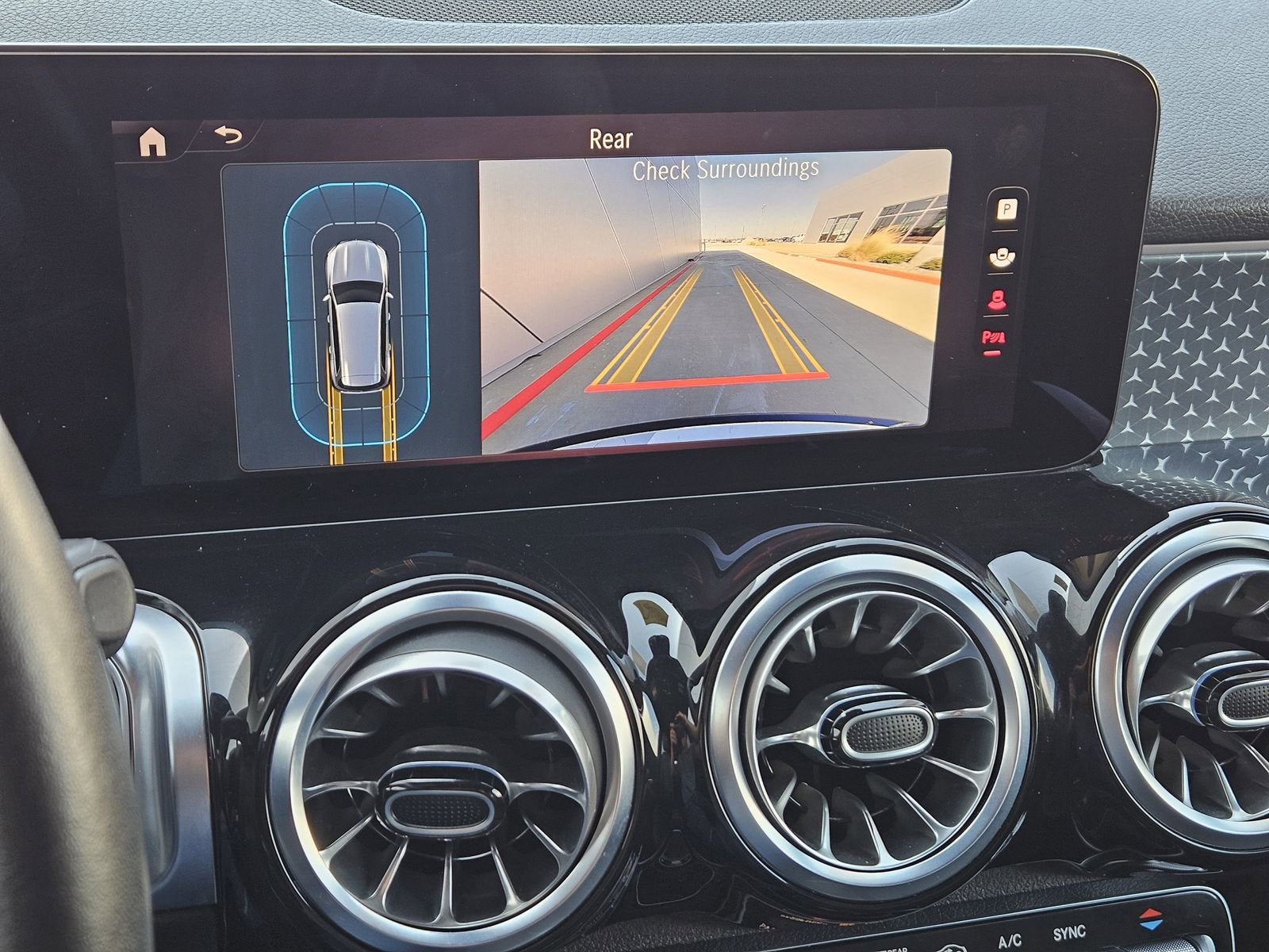 2025 Mercedes-Benz GLB 250 4MATIC®