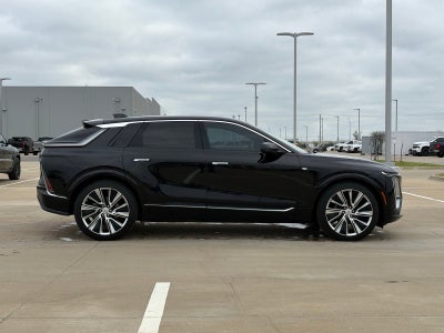 2024 Cadillac LYRIQ Luxury 3