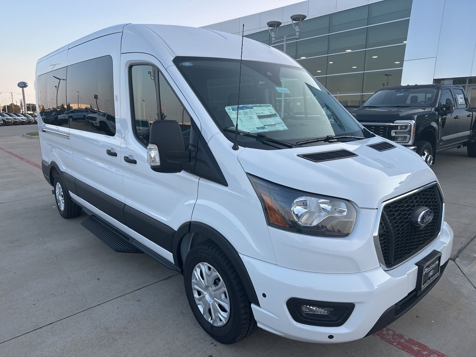 2025 Ford Transit-350 XLT