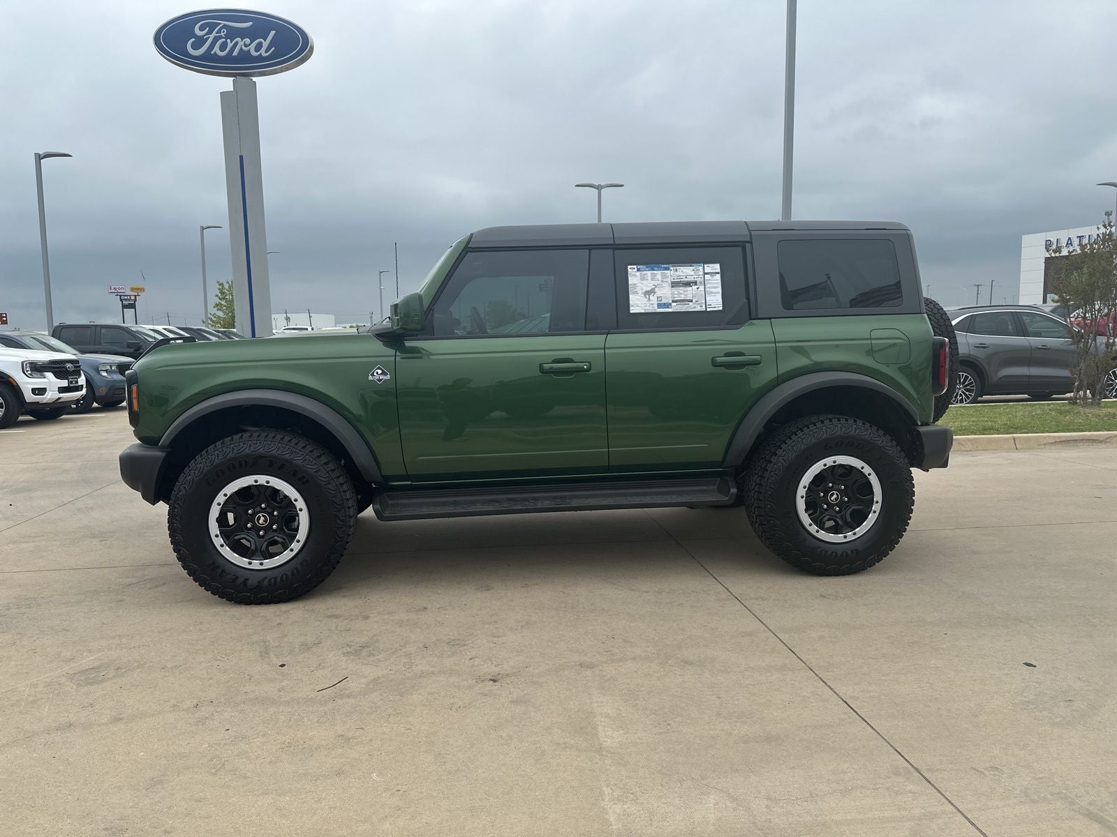 2025 Ford Bronco Outer Banks