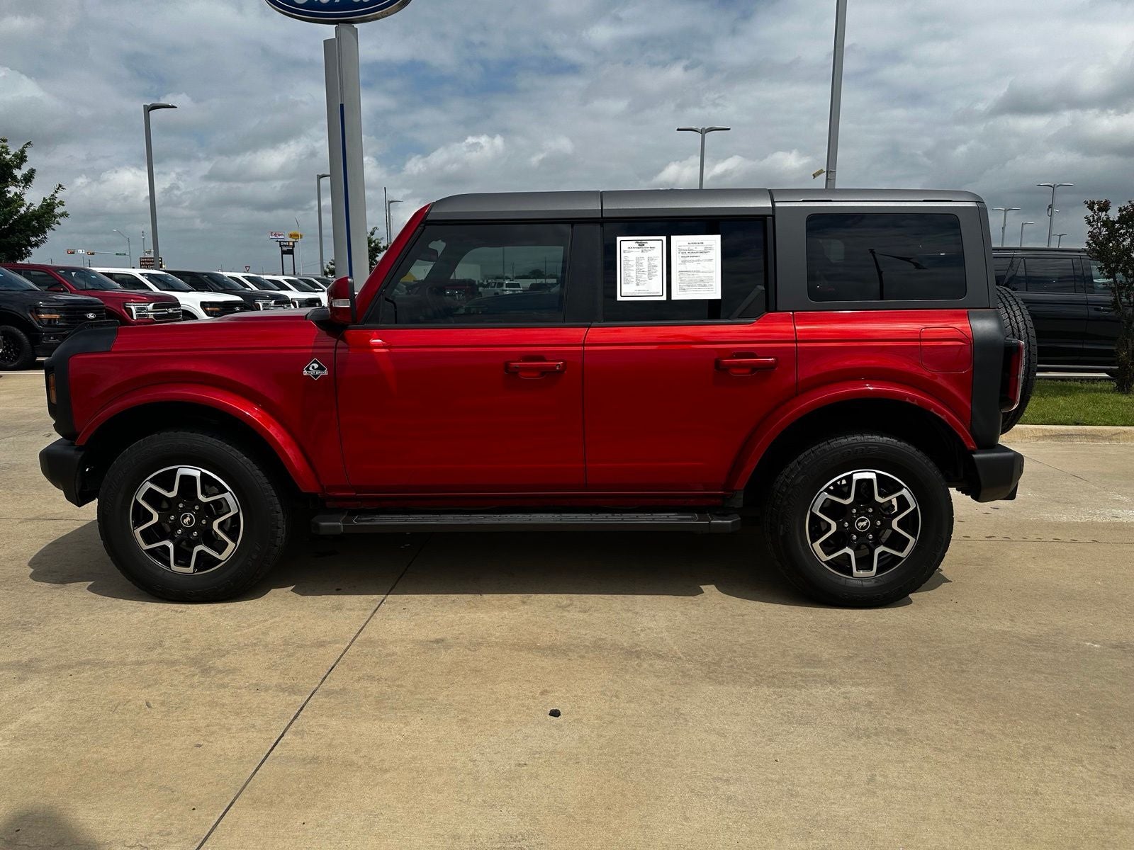 2024 Ford Bronco Outer Banks