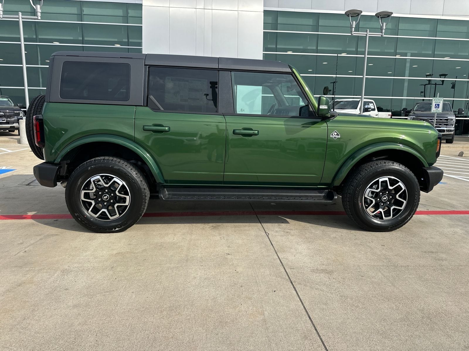 2025 Ford Bronco Outer Banks