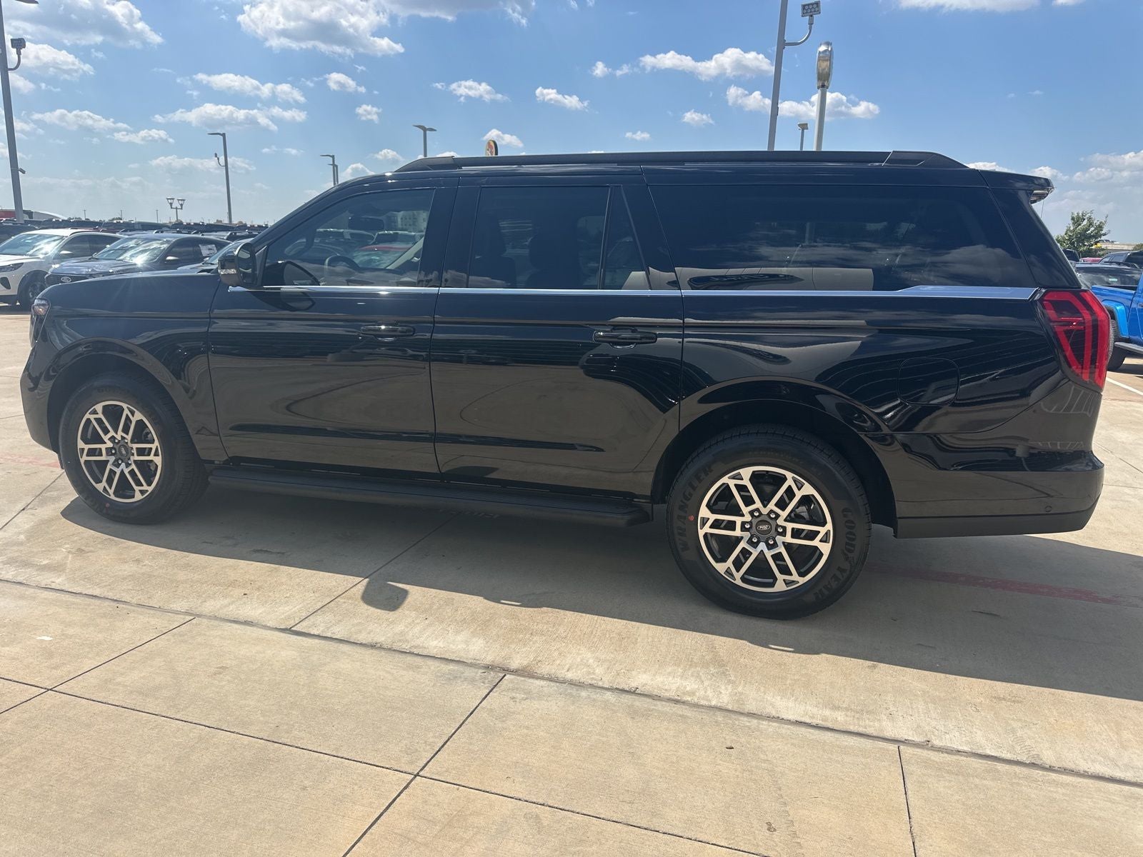 2025 Ford Expedition Max Active