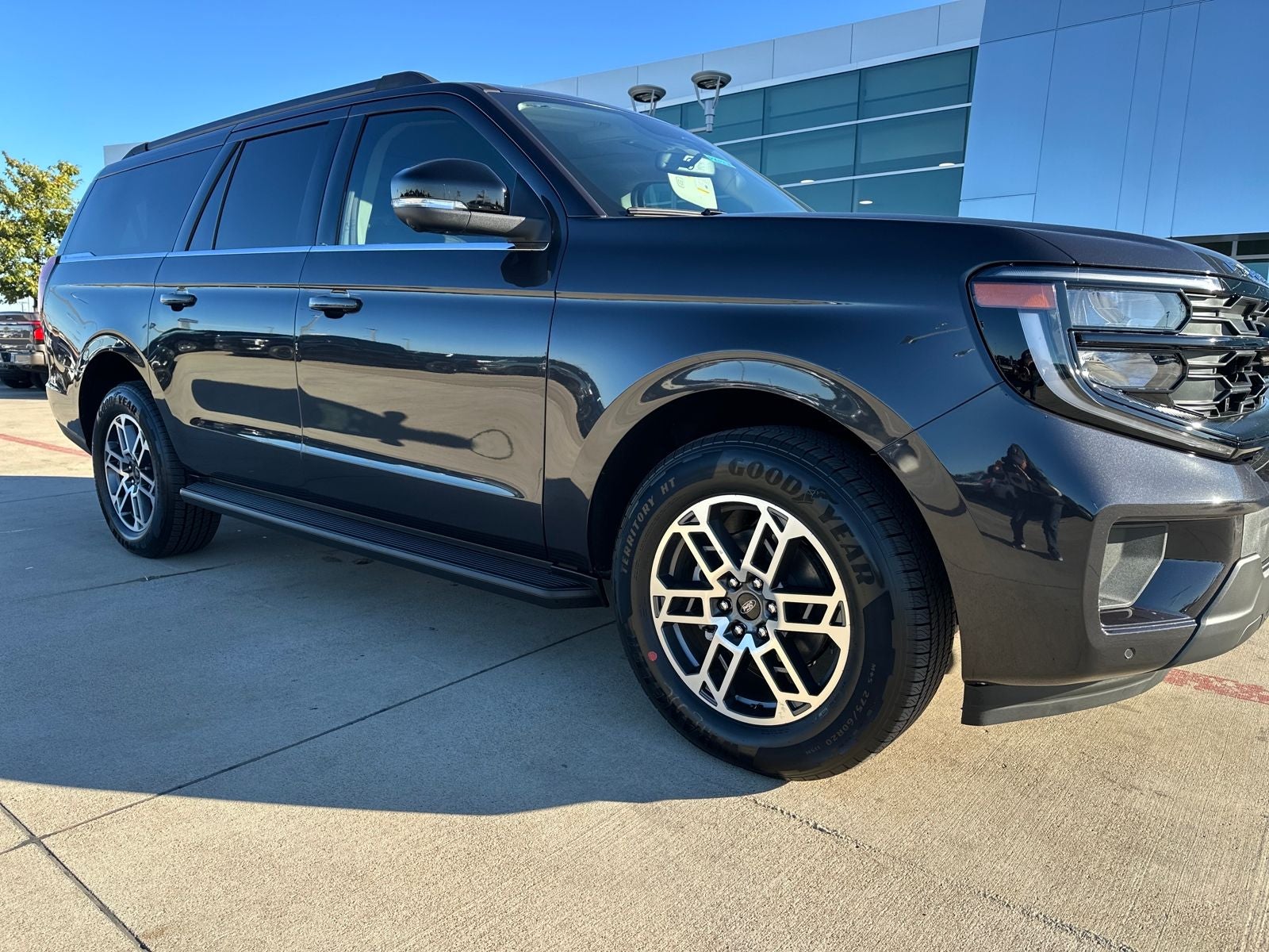 2025 Ford Expedition Max Active