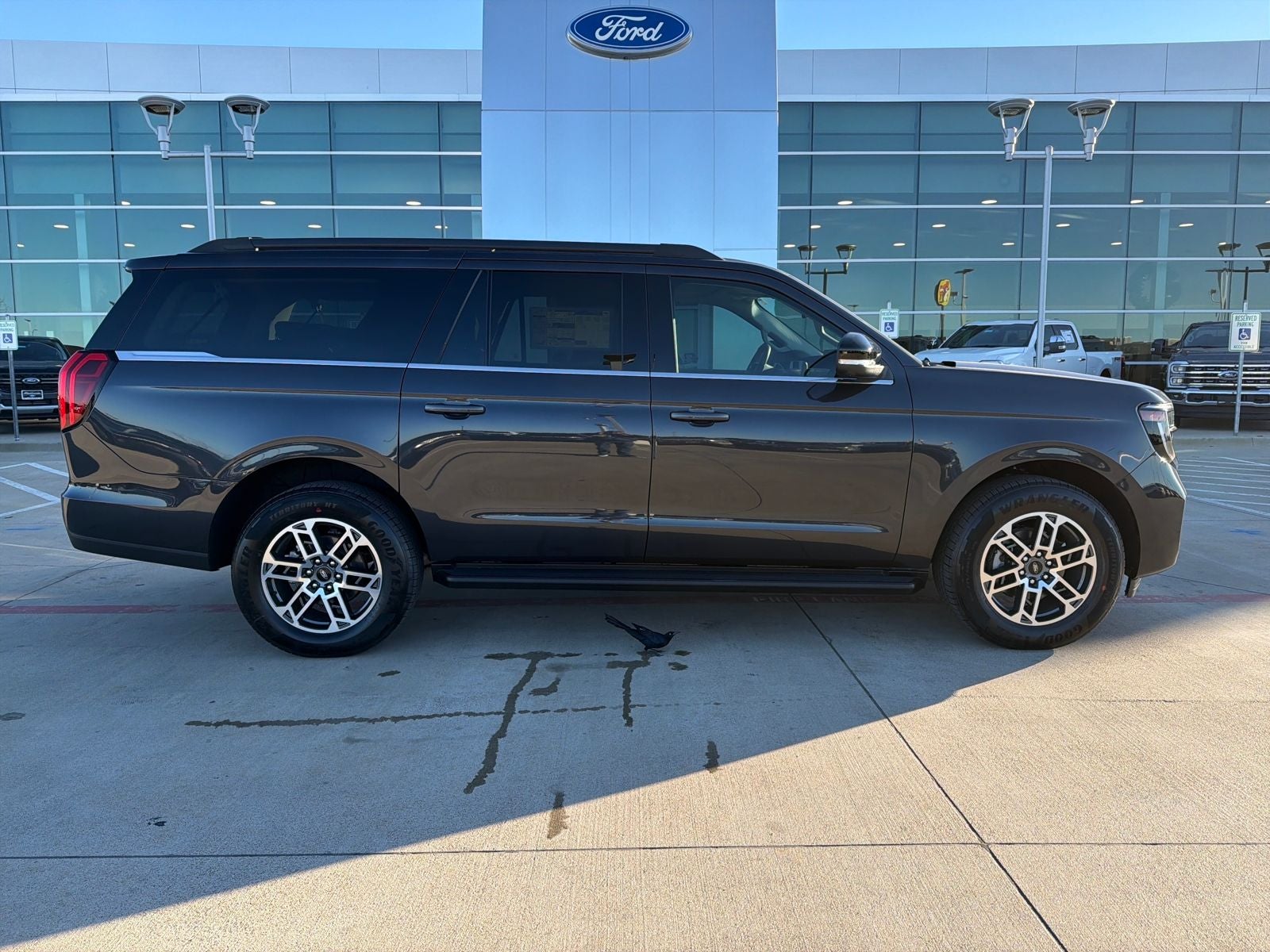 2025 Ford Expedition Max Active