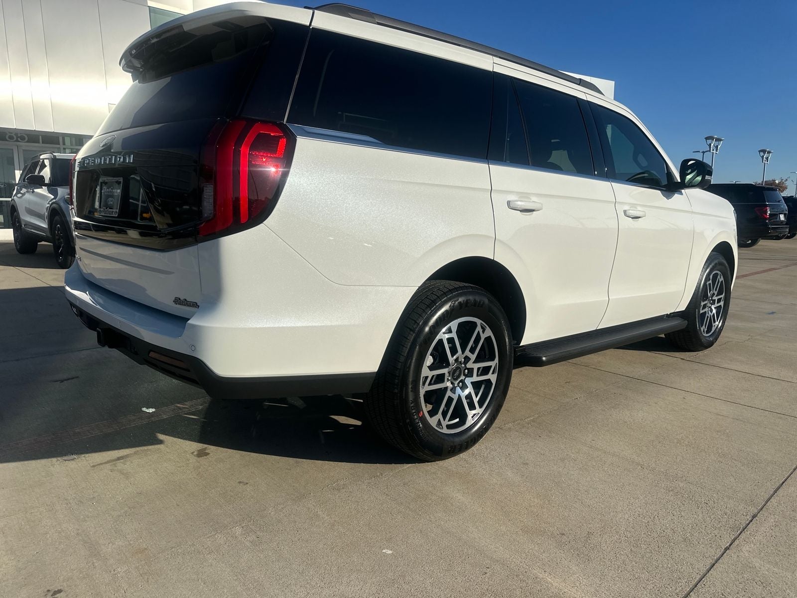 2025 Ford Expedition Active