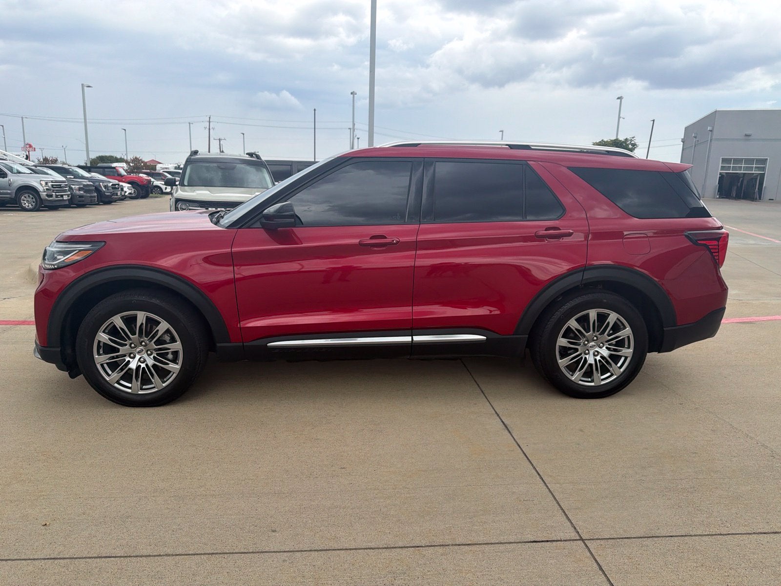 2025 Ford Explorer Platinum