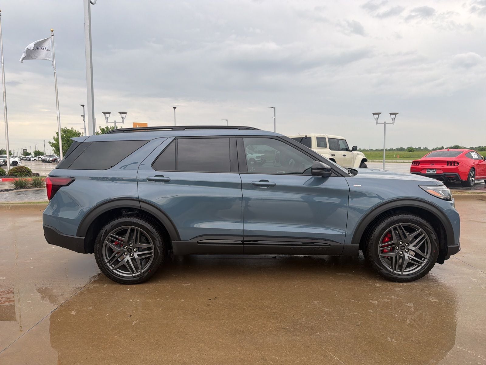 2026 Ford Explorer ST-Line