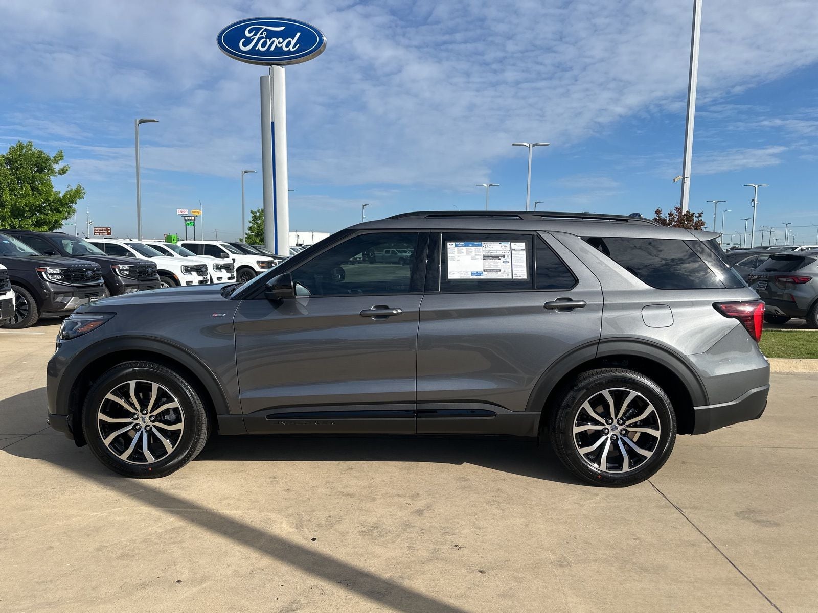2026 Ford Explorer ST-Line