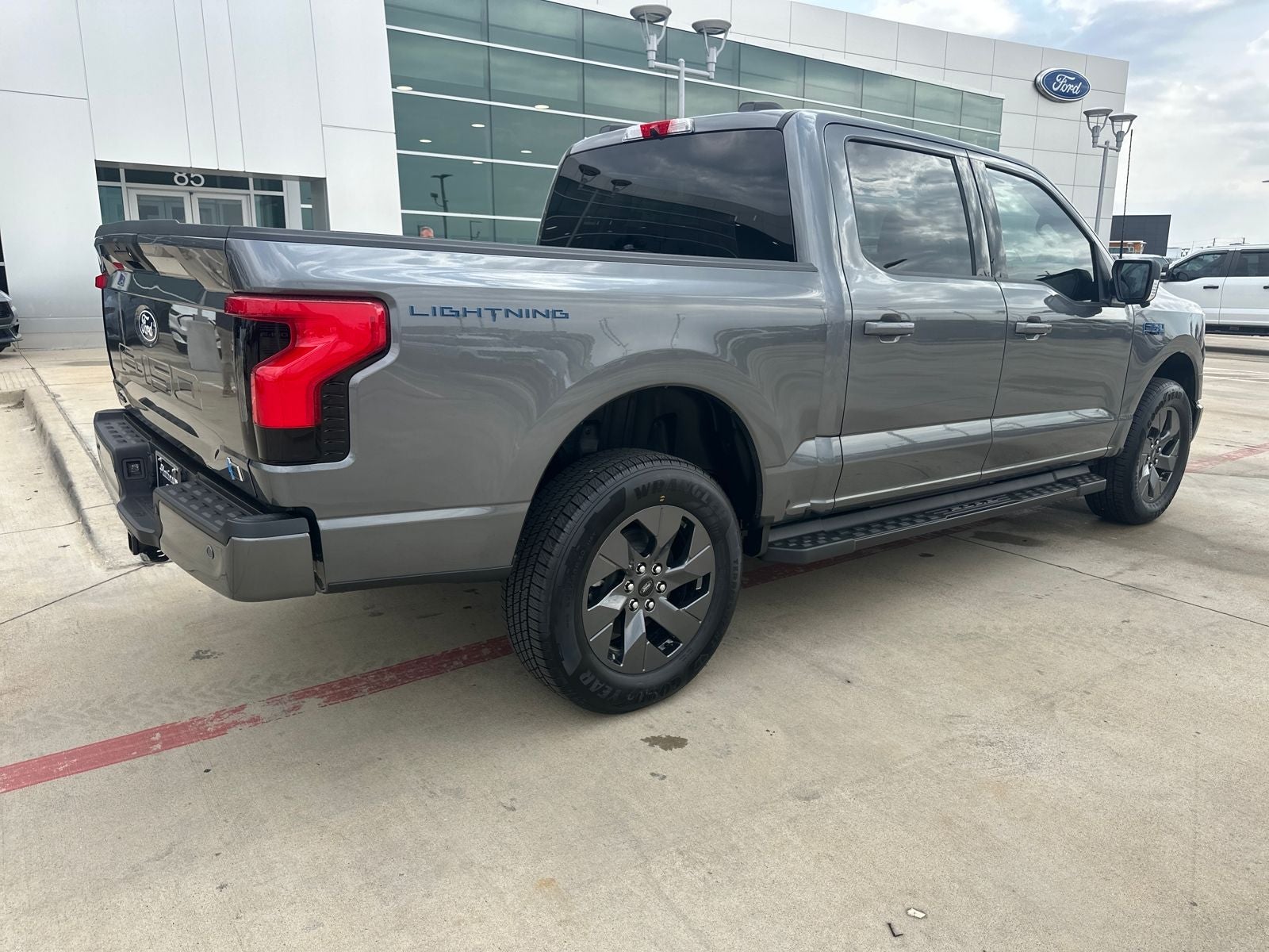 2025 Ford F-150 Lightning Flash