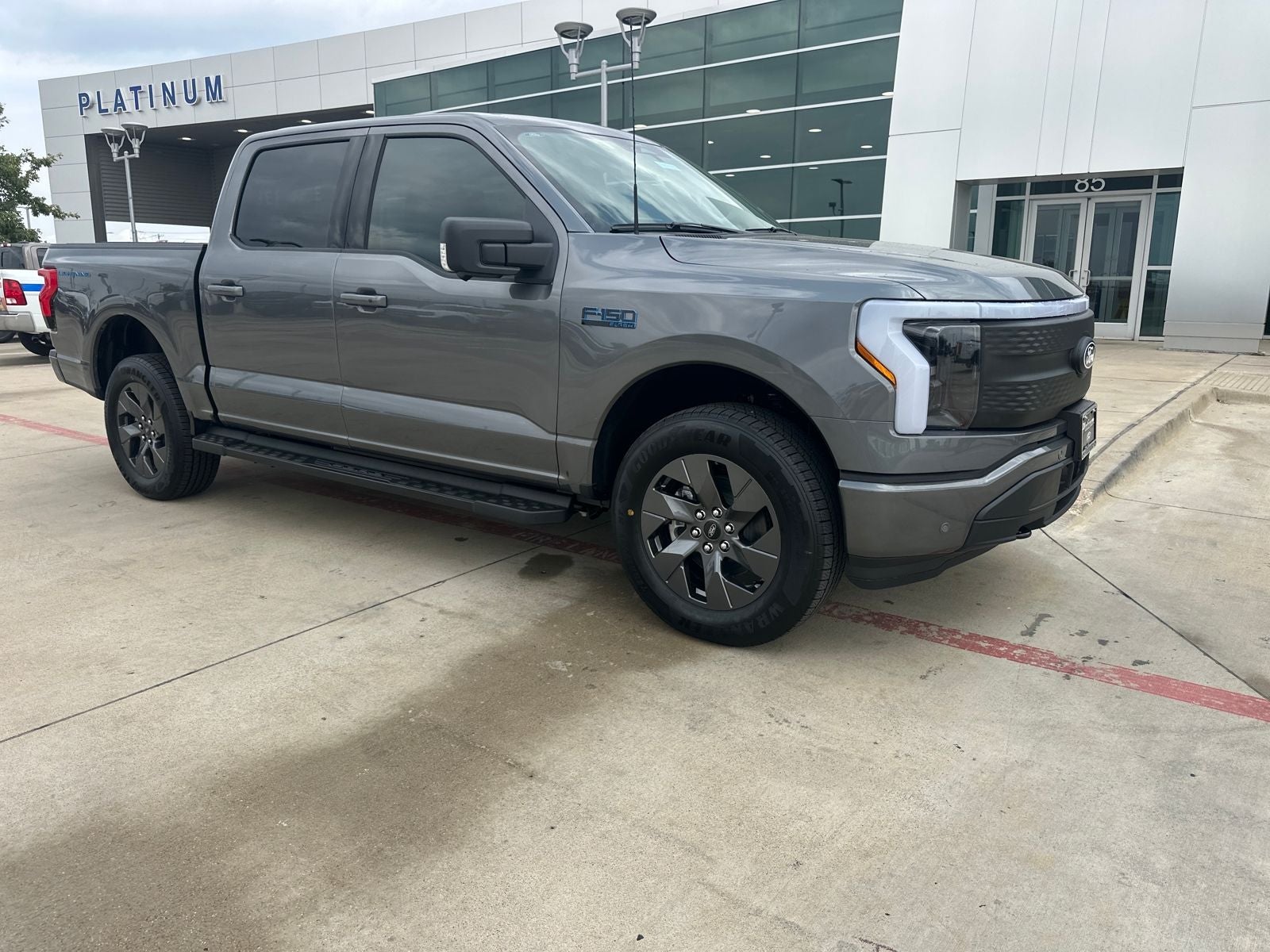 2025 Ford F-150 Lightning Flash