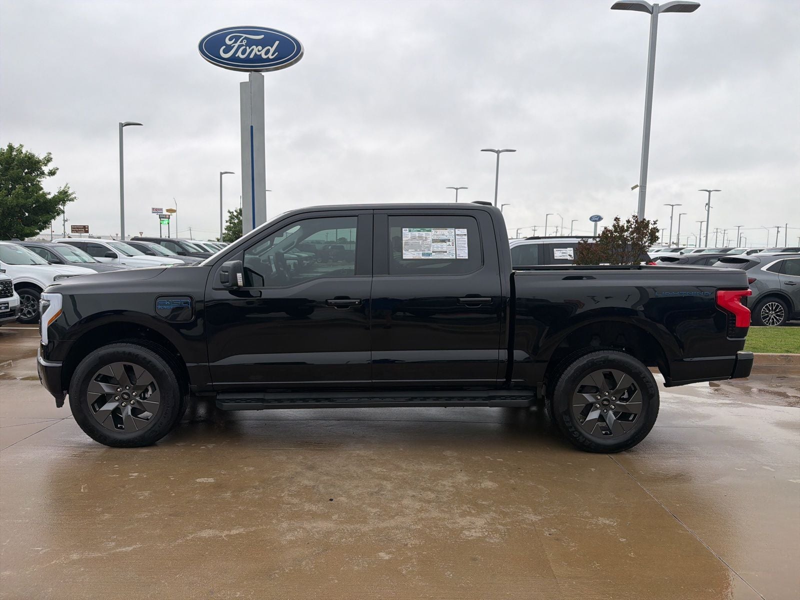 2025 Ford F-150 Lightning Flash