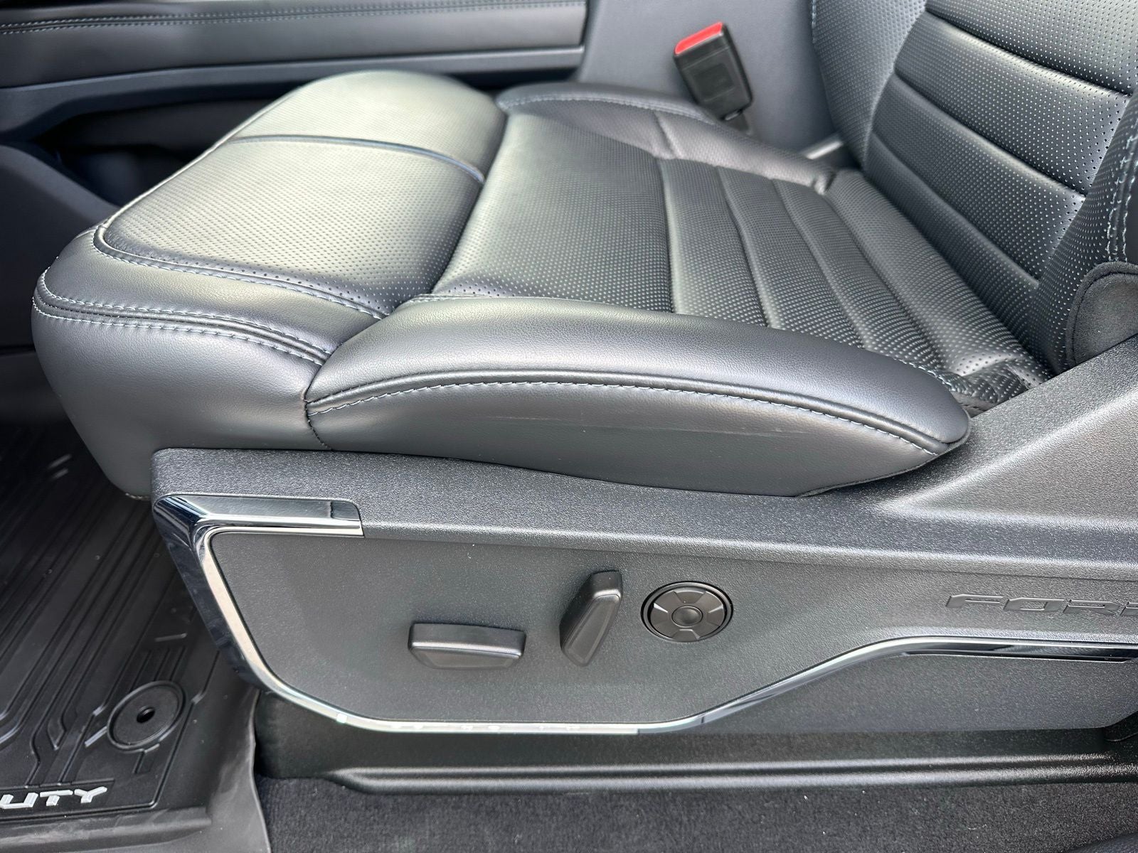 2025 Ford F-250SD Platinum