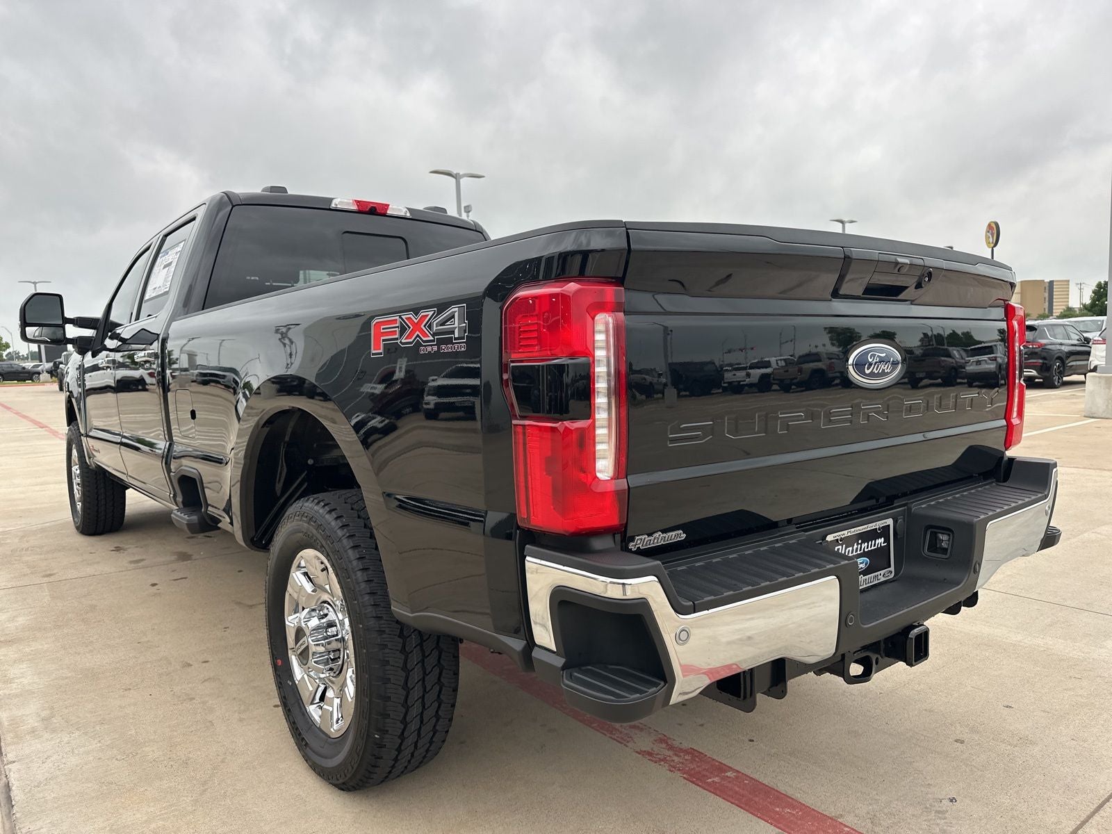 2025 Ford F-350SD Lariat