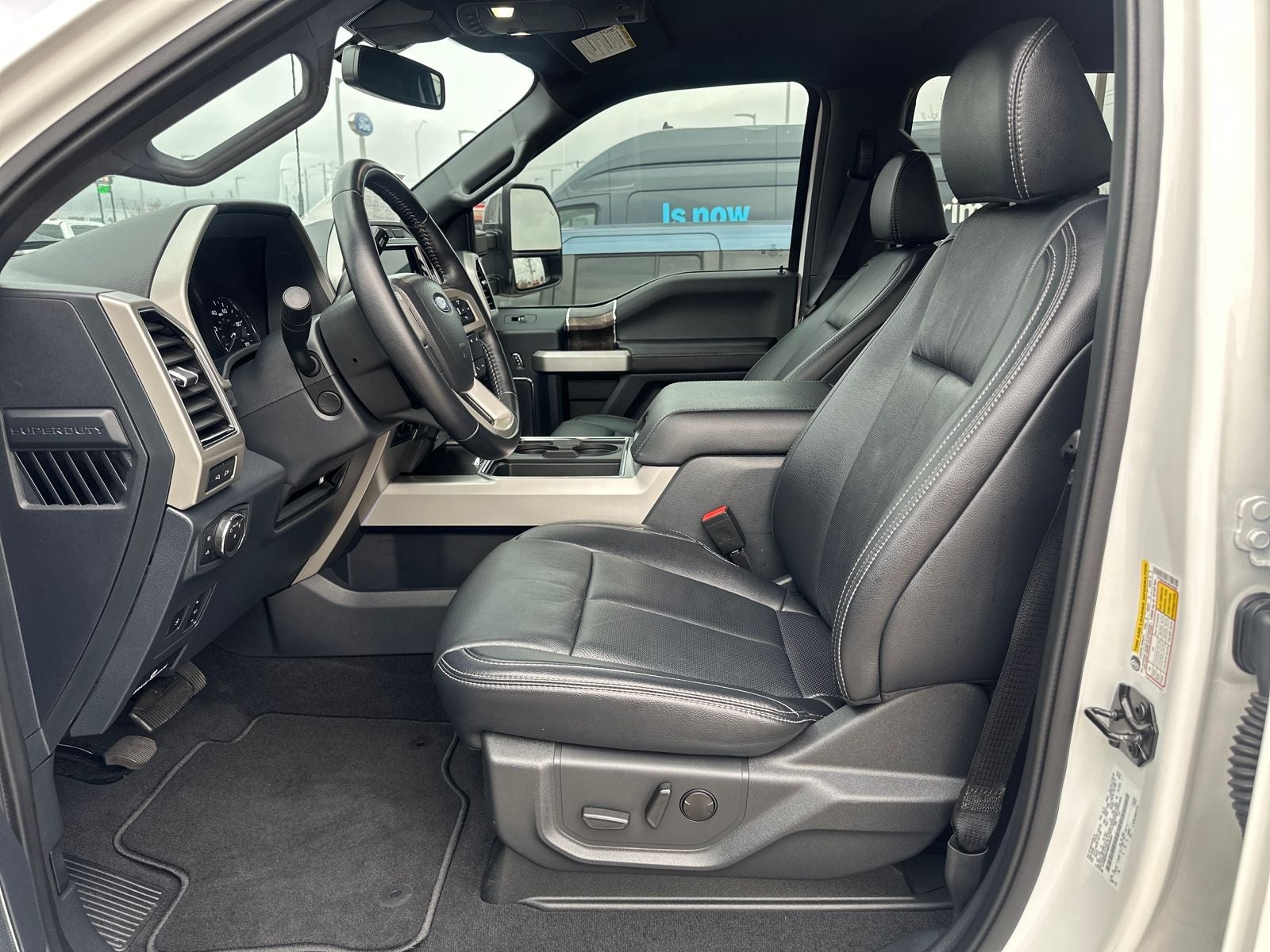 2022 Ford F-350SD Lariat