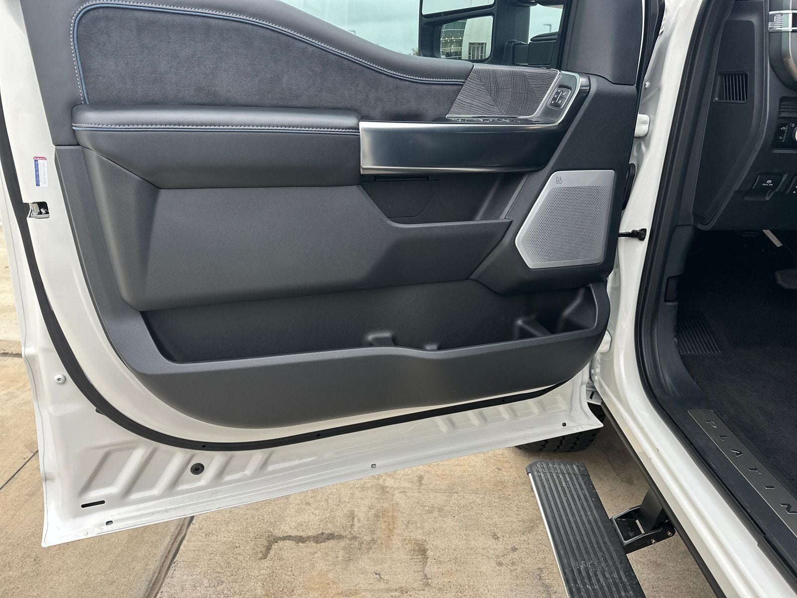 2025 Ford F-350SD Platinum