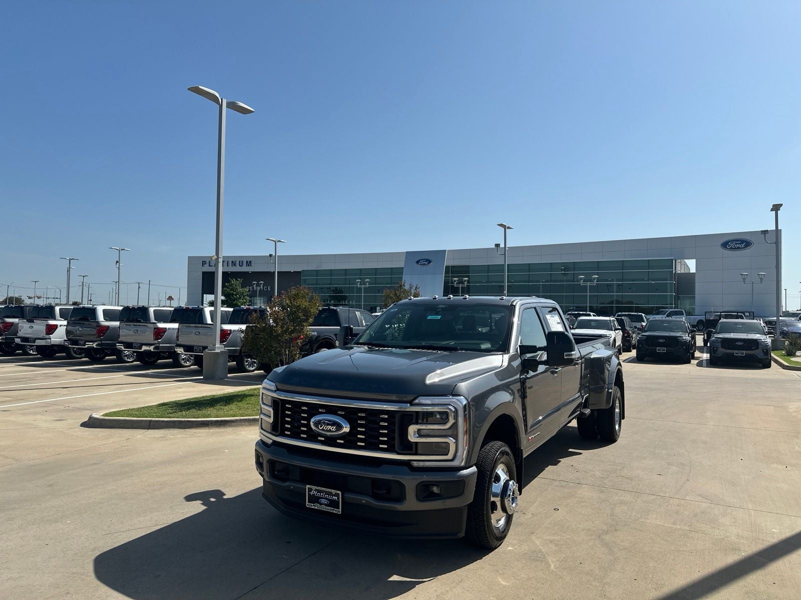 2026 Ford F-350SD Platinum DRW