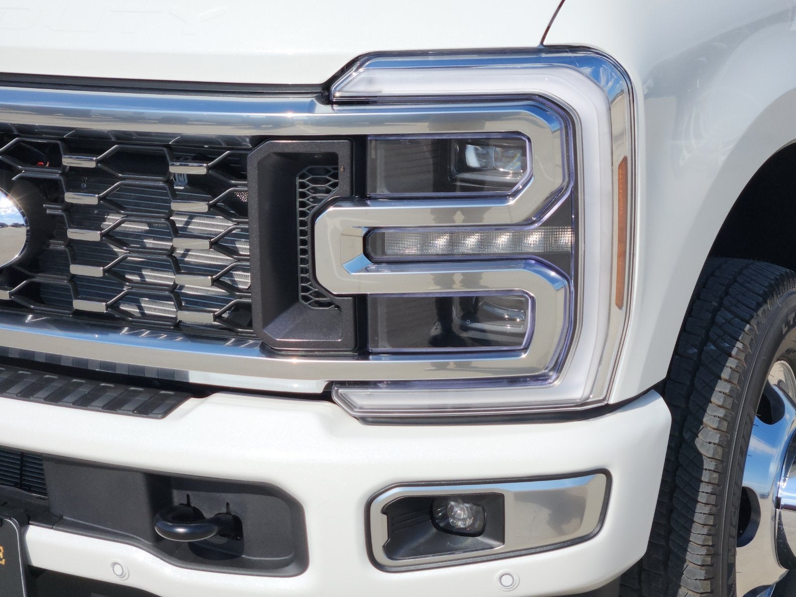 2027 Ford F-350SD Platinum DRW