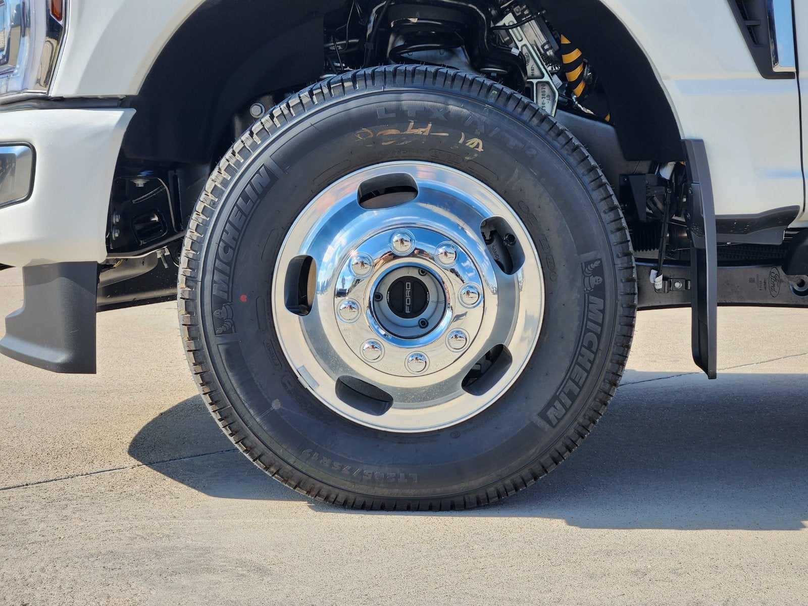2027 Ford F-350SD Platinum DRW
