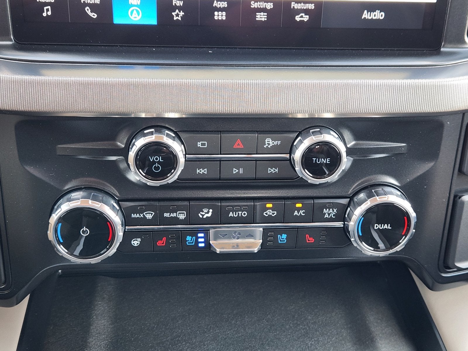 2027 Ford F-350SD Platinum DRW