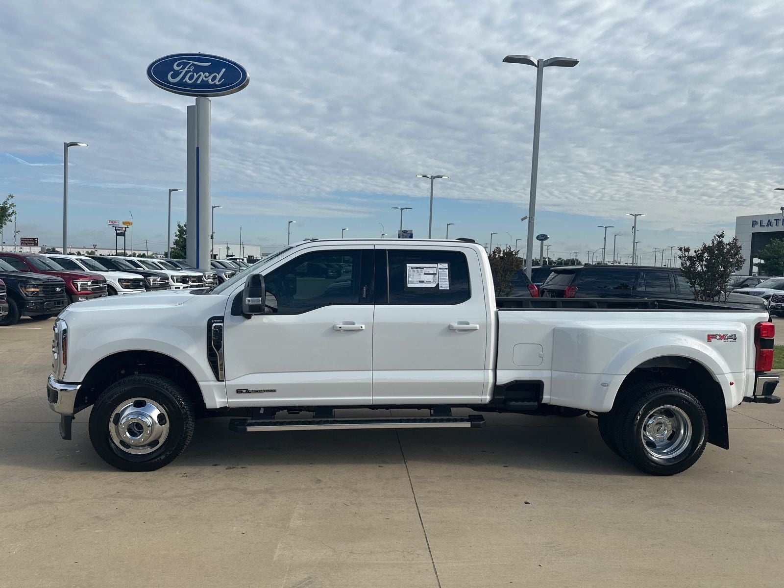 2026 Ford F-350SD Lariat DRW