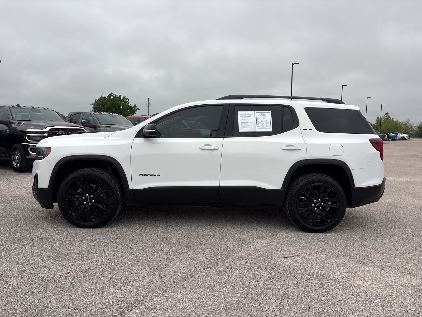 2022 GMC Acadia SLE