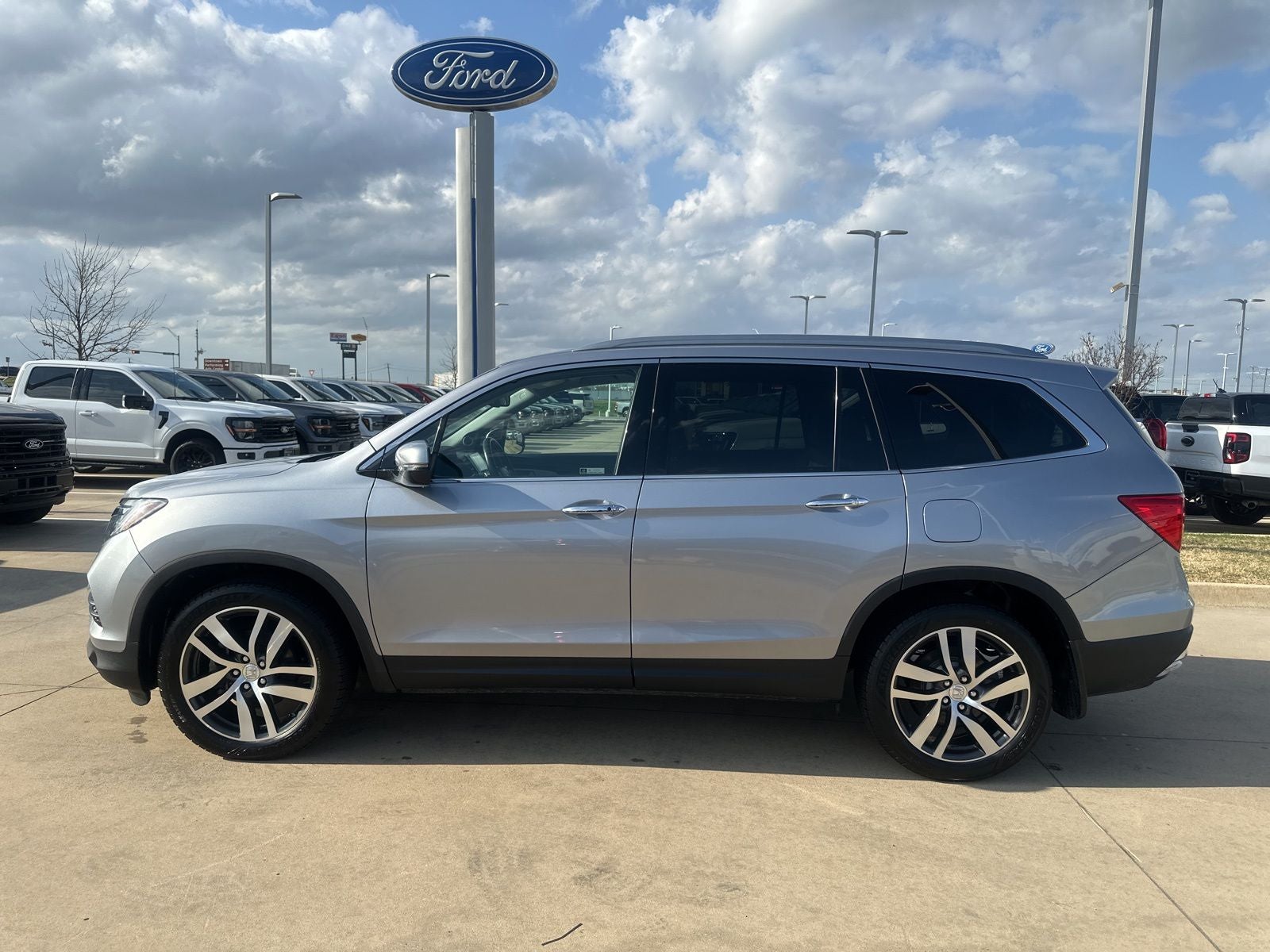 Used 2017 Honda Pilot Touring with VIN 5FNYF5H95HB045269 for sale in Terrell, TX