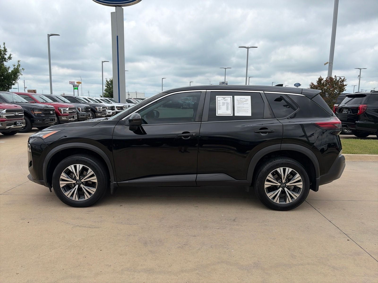 Used 2022 Nissan Rogue SV with VIN 5N1BT3BA6NC722940 for sale in Terrell, TX