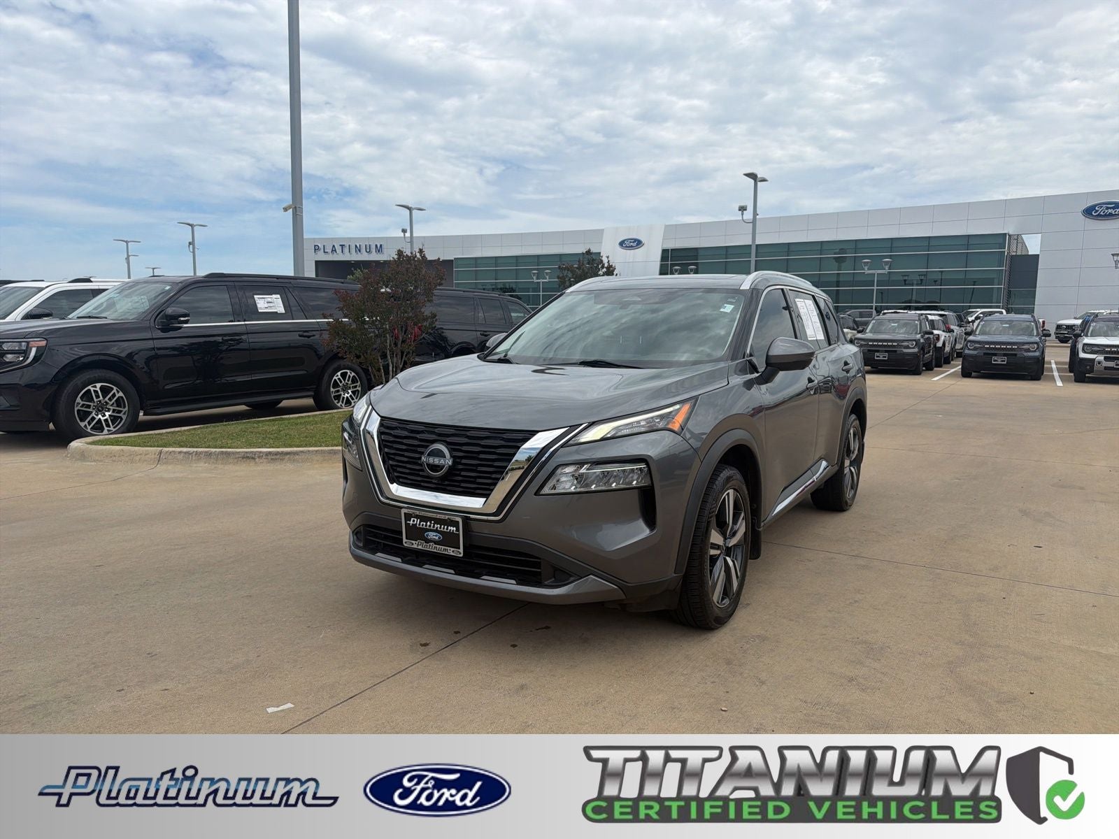 2023 Nissan Rogue SL FWD's photo