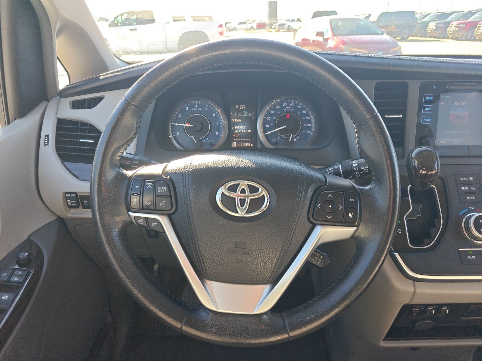 2015 Toyota Sienna XLE 8 Passenger