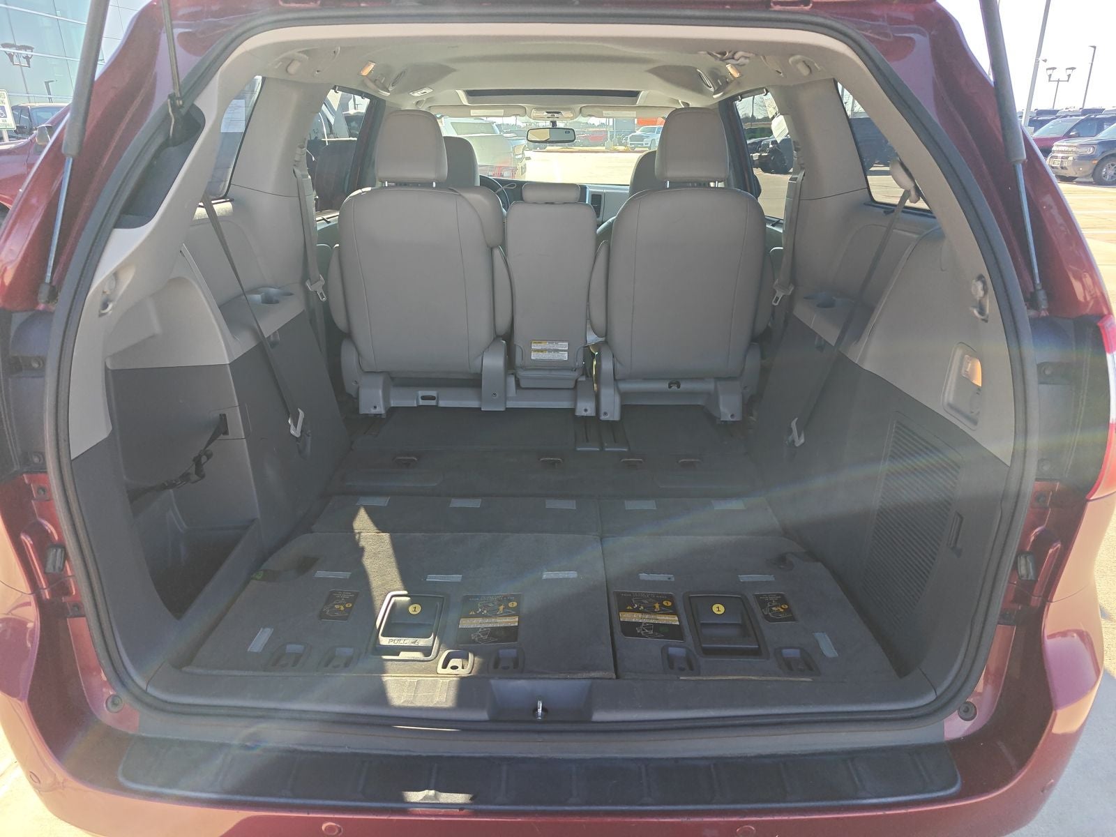 2015 Toyota Sienna XLE 8 Passenger