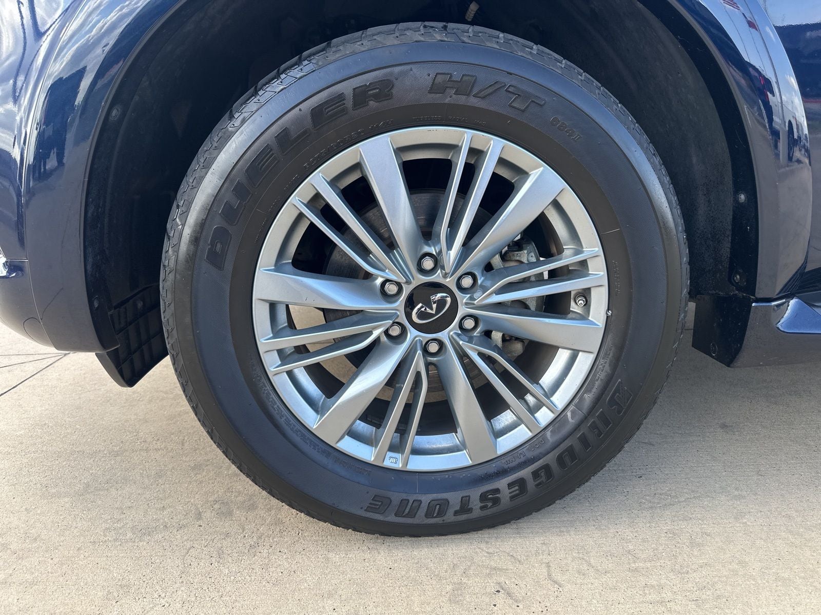 2024 INFINITI QX80 LUXE