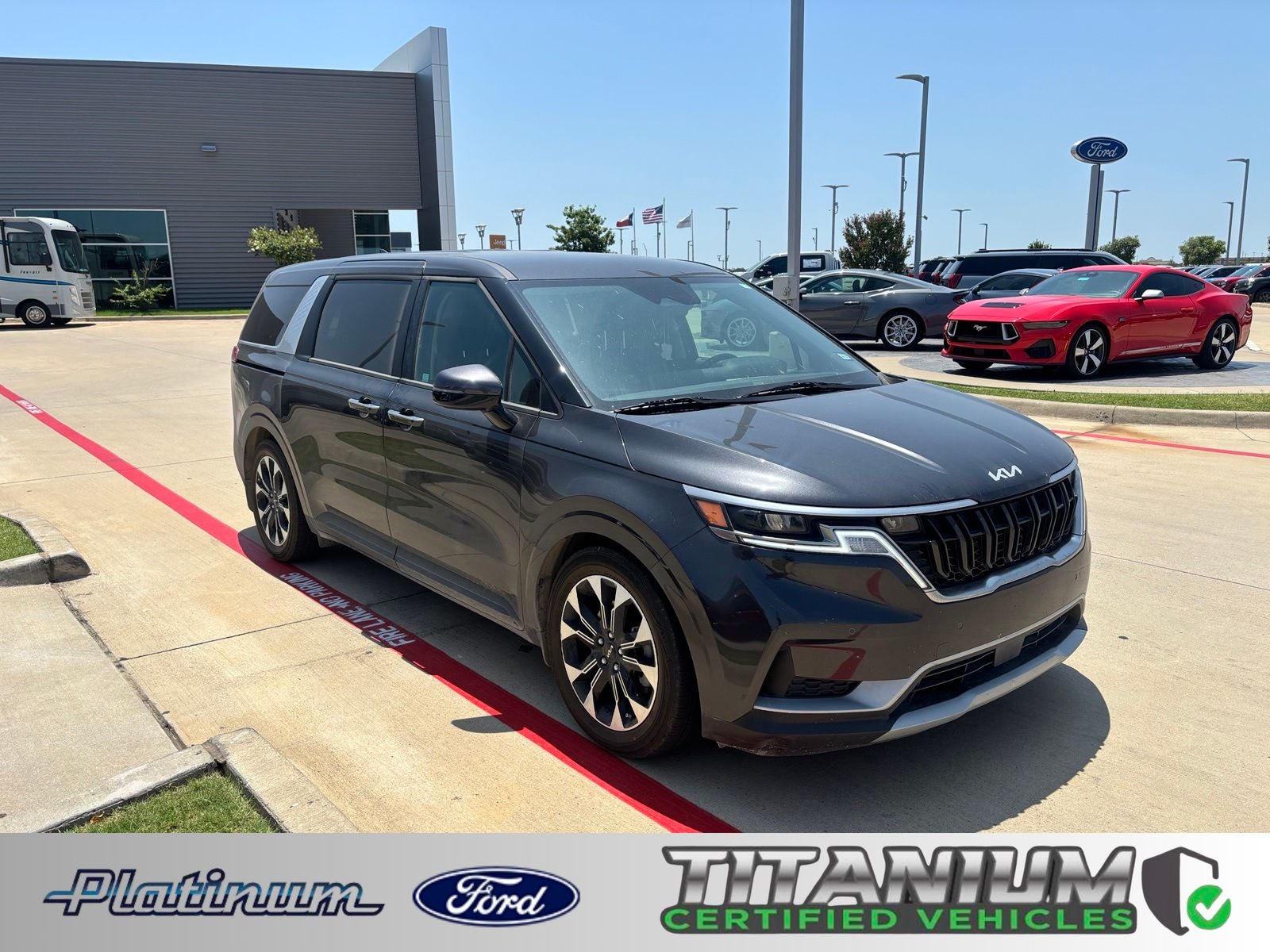 2024 Kia Carnival EX