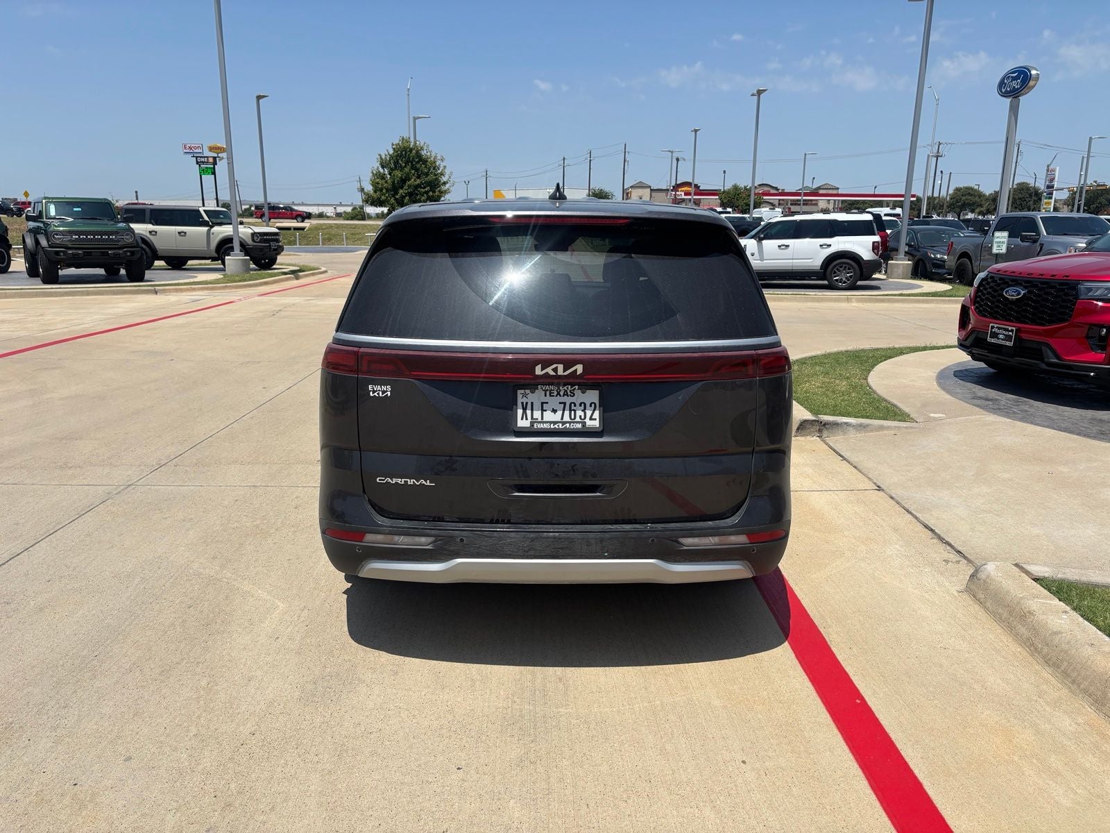 2024 Kia Carnival EX